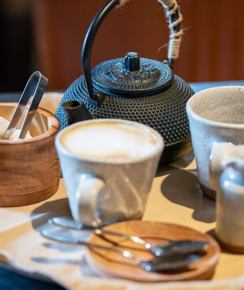 Caffi Cadw Café - Llys a Tretwr / Tretower Court